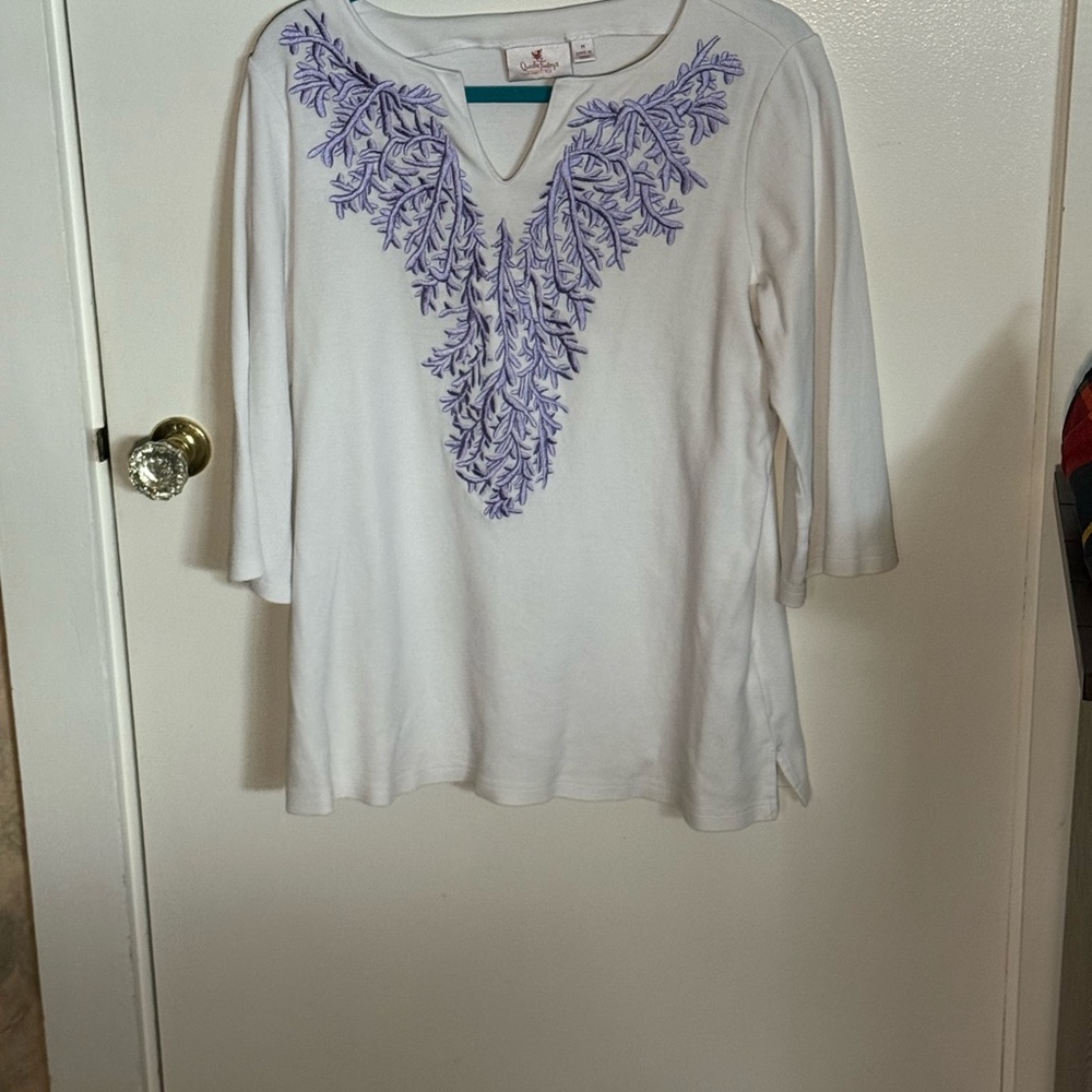 Quacker Factory White Top with Purple Embroidery